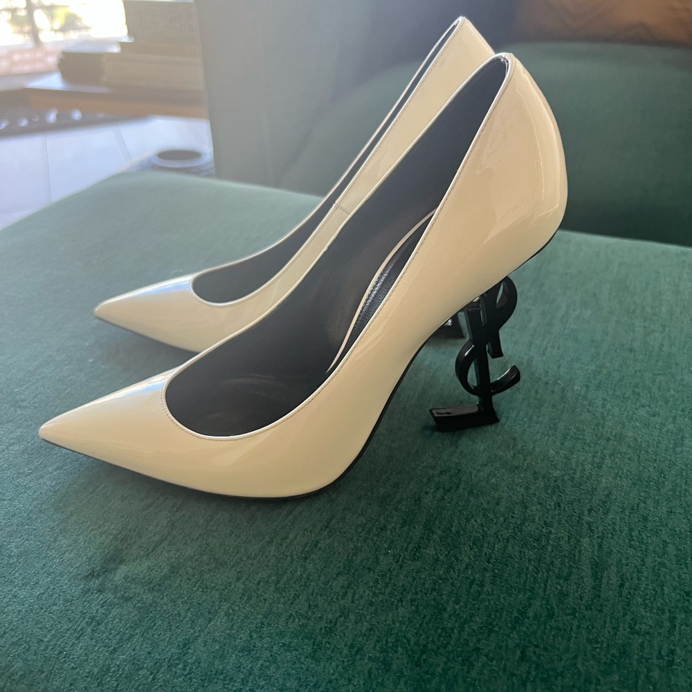Saint Laurent Pumps